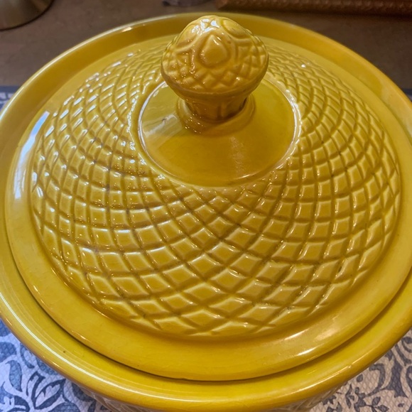 Vintage California Pottery Mustard Casserole Dish/Soup Tureen/ Serving Dish - Picture 4 of 11